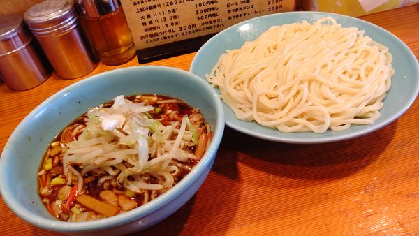 「野菜入り８００円お酢抜き！」@つけそば屋 麺楽の写真