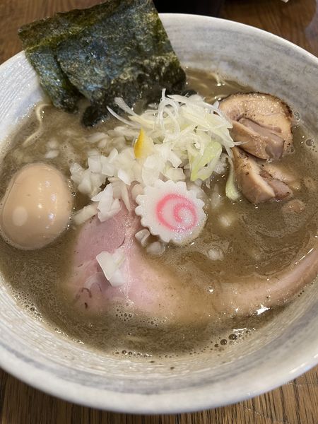 「濃厚煮干しそば（醤油・塩）、濃厚鶏そば」@麺屋なると 伊奈店の写真