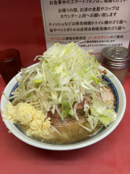 「小ラーメン+ネギ　900円」@ラーメン二郎 桜台駅前店の写真