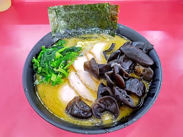 「チャーシューメン きくらげ」@杉田家 千葉祐光店の写真