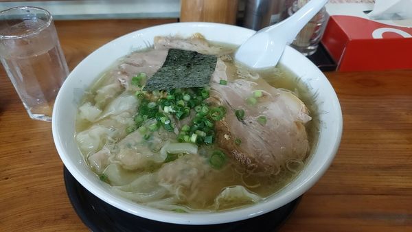 「塩チャーシュー+雲呑」@伊達屋の写真