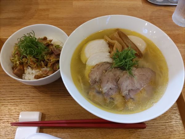 「特製ご恩らぁめん(塩)·ねぎチャーシュー丼」@らぁめん ご恩の写真