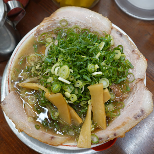「Bらーめん 820円（バラ身、ネギ・モヤシ多め）」@神戸ラーメン 第一旭 三宮本店の写真