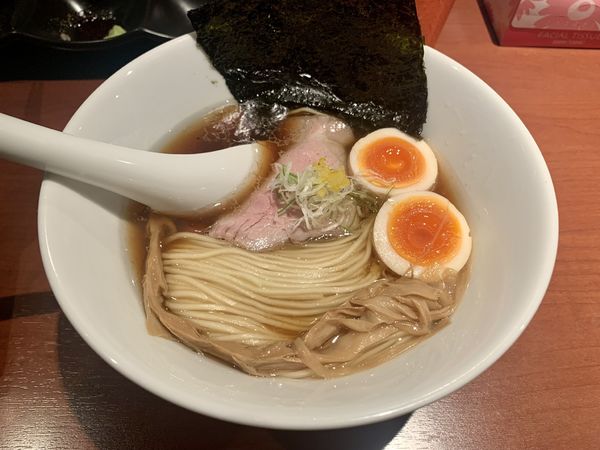 「津軽煮干し中華蕎麦(味玉入り)850円」@酒肴場 屯の写真