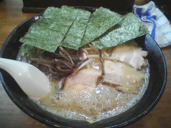 「魚介豚骨醤油らーめん830円」@パワー軒の写真