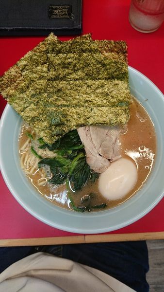 「半熟味玉ラーメン」@横浜ラーメン武蔵家 薬園台店の写真