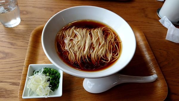 「かけ　丸鶏醤油」@麺屋 花枇の写真