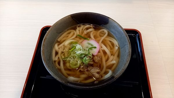 「肉うどん」@めんふぁん食堂 出雲店の写真
