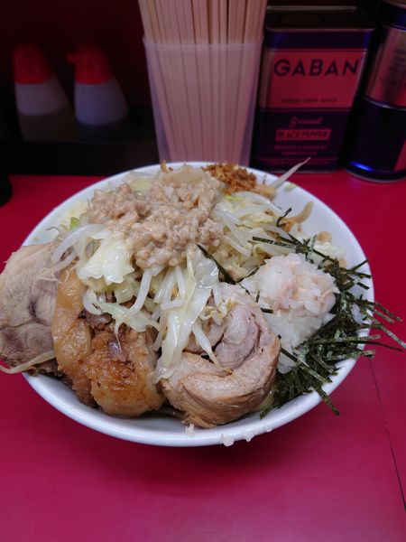 「大豚冷汁なしツナたま甘めver.  ニンニク アブラ」@ラーメン二郎 中山駅前店の写真