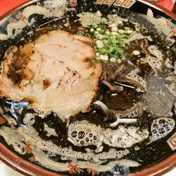 黒ラーメン（700円）