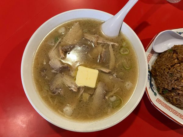 「末廣塩中華そば　バター　870円」@末廣ラーメン本舗 仙台駅前分店の写真