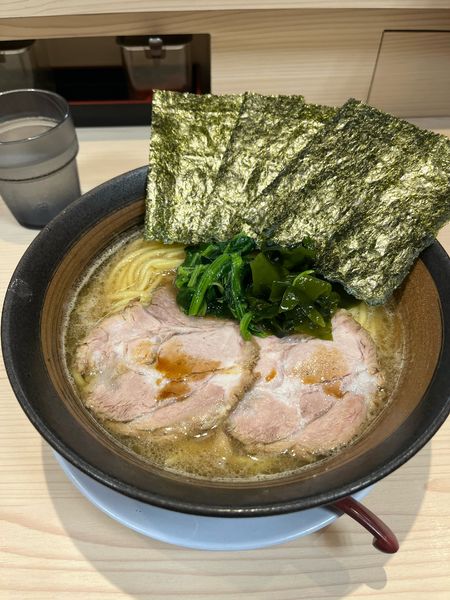 「家系ラーメン並、硬め濃いめ」@粋麺おっちゃんやの写真