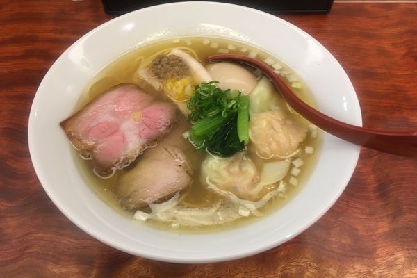 「特製塩そば」@三馬路 東京店の写真