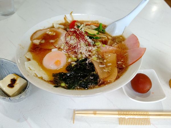 「五目らーめん(並盛)950円」@松一食堂の写真