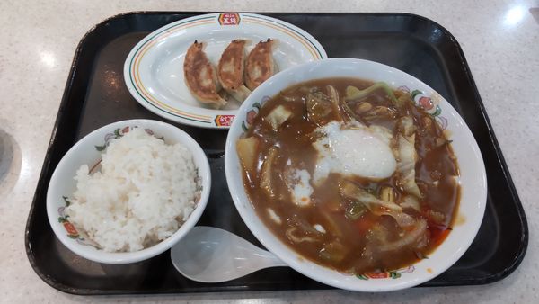 「温玉中華カレーラーメン　期間限定」@餃子の王将 本川越店の写真