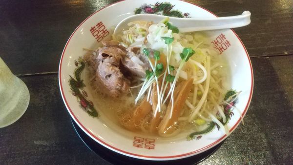 「塩ラーメン800円」@中目具郎の写真