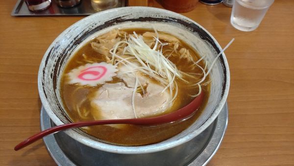 「煮干しらーめん」@栄昇らーめんの写真