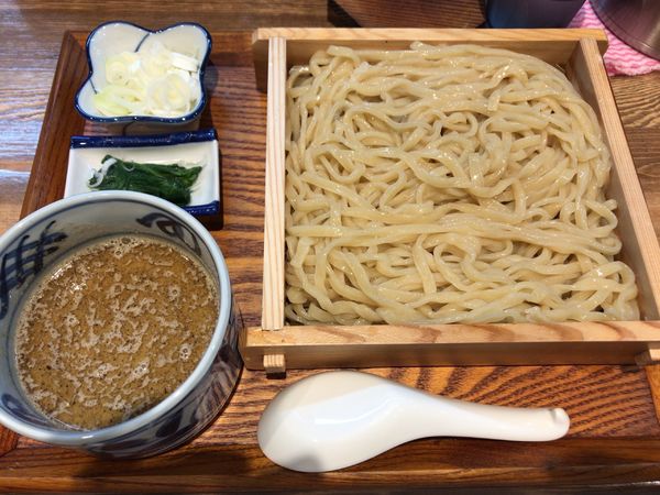 「炭火焼濃厚つけ麺　鰺　大盛780円」@炭火焼濃厚中華そば 威風堂道の写真