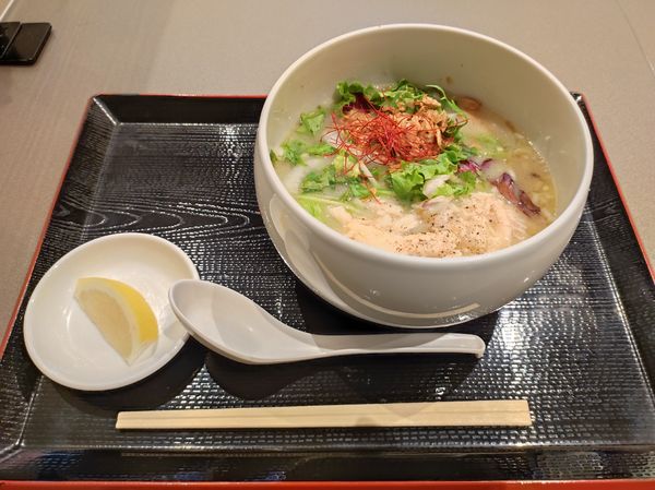 「鶏白湯塩そば」@鶏白湯らーめん 自由が丘蔭山 有明ガーデン店の写真