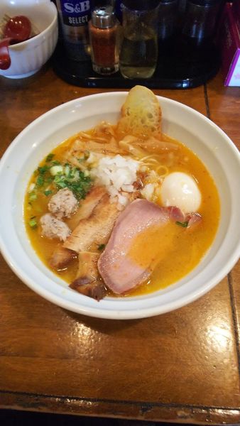 「鶏そば塩　特製トッピング」@はりけんラーメンの写真