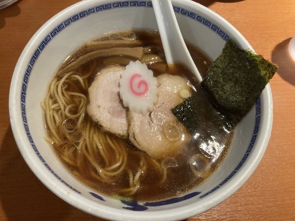 「らーめん（醤油）」@たけちゃんにぼしらーめん 調布店の写真