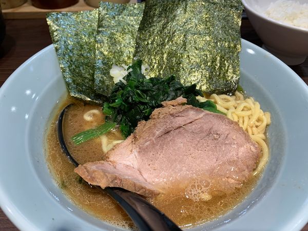 「らーめん小」@横浜家系らーめん侍 渋谷本店の写真