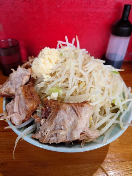 「チャーシュー麺　野菜マシ  ニンニク」@ラーメン髭の写真