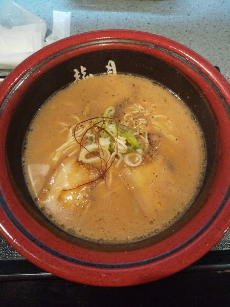 「豚骨しょうゆ金そば」@龍月 尾張旭店の写真