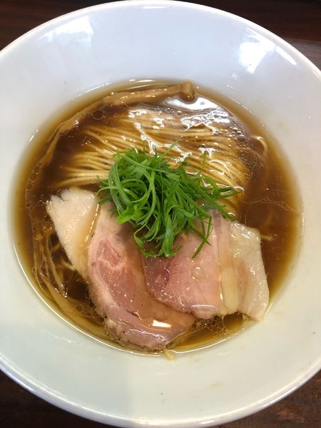 「鶏そば紫　950円」@麺や まえ田の写真