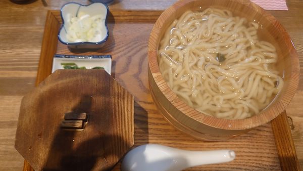 「烏賊釜揚げつけ麺」@炭火焼濃厚中華そば 威風堂道の写真