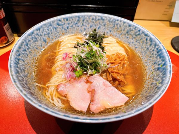 「冷やし純煮干しらーめん 黒」@麺庭つむぎの写真