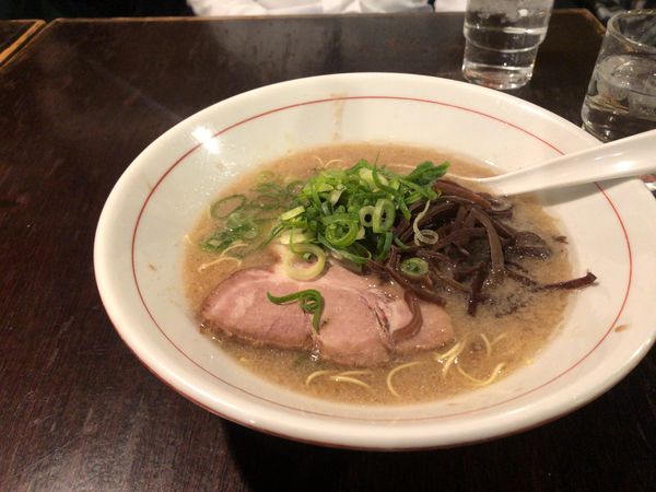 「東京とんこつらーめん」@九州とんこつラーメン メロディー 大宮店の写真