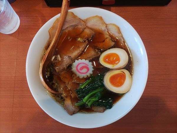 「しょうゆチャーシューメン+味玉  ﾒﾝﾏ抜き」@生姜醤油ラーメンふたごの写真