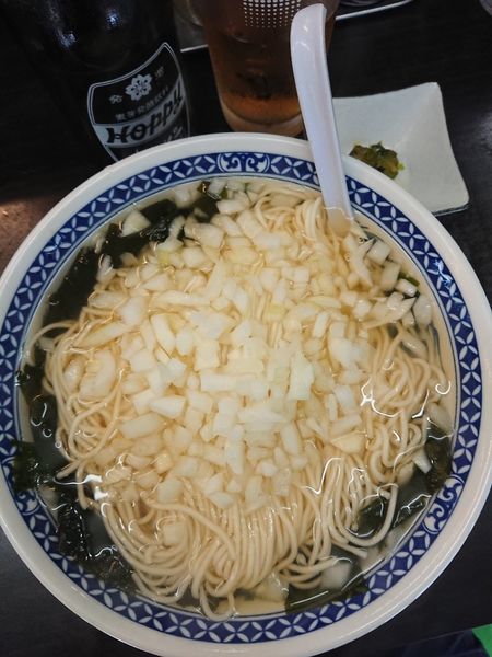 「ホッピー 氷無し ＋ わかめタンメン ＋ ネギ盛」@花水ラオシャン 本店の写真