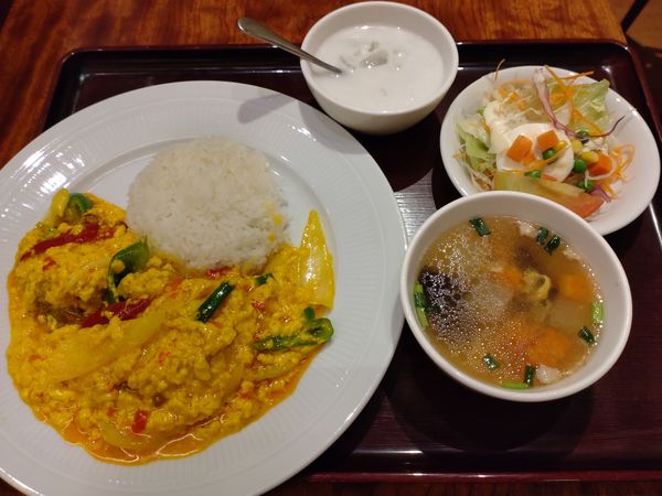 「（平日ランチ）蟹のカレー炒め　１４３０円」@ジャスミンタイ 大手町店の写真