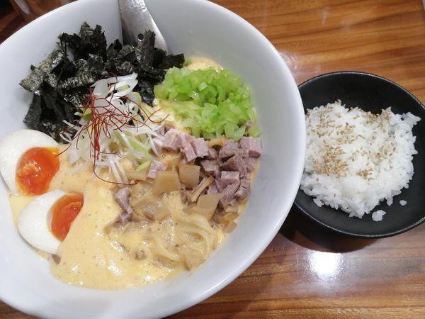 「【夏季限定】冷やし納豆まぜそば¥960＋味玉」@神田らぁめん 悠の写真