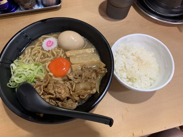 「肉玉そば」@肉玉そばおとど 新宿2丁目店の写真