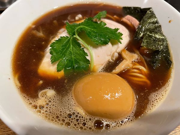 「烏賊干鶏白湯そば(¥950)味玉(¥120)」@新橋 纏の写真