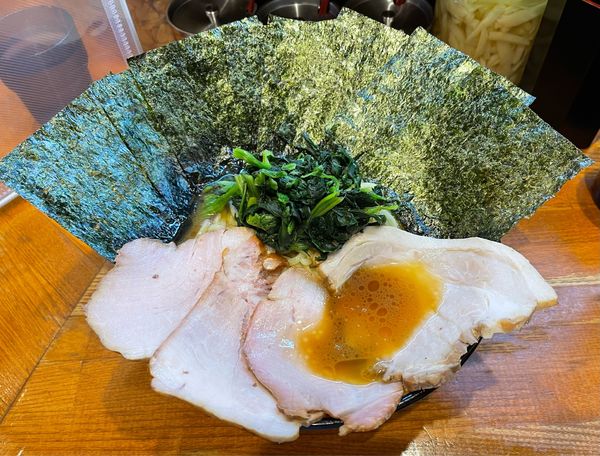 「チャーシュー麺(大)＋ライス＋海苔」@末廣家の写真