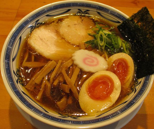 「醤油味玉　900円」@ラーメン モモジロウショウテンの写真