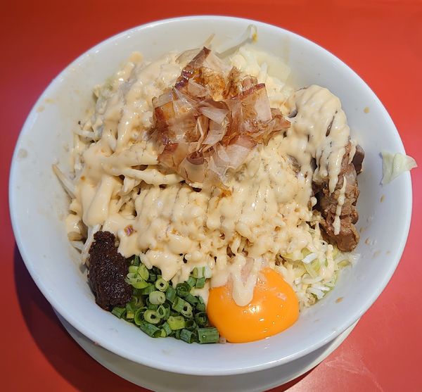 「まぜそば(麺少なめ、930円)」@用心棒の写真