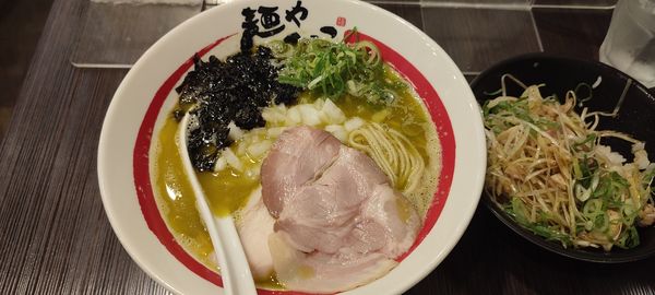 「浅利香味そば」@麺や でこの写真