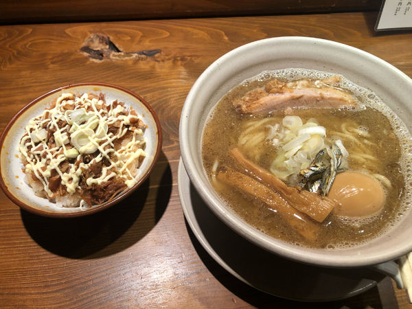 「らーめん骨 (1,100円)」@人類みな麺類 東京本店の写真