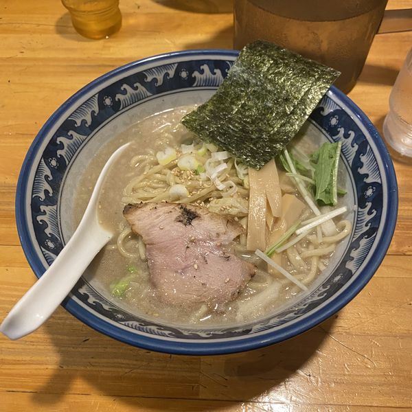 「濃熟塩ラーメン　大盛　¥880」@○心厨房の写真