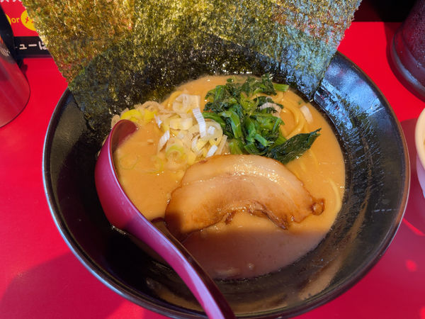 「豚骨醤油」@富士家系ラーメン 沼北商店の写真