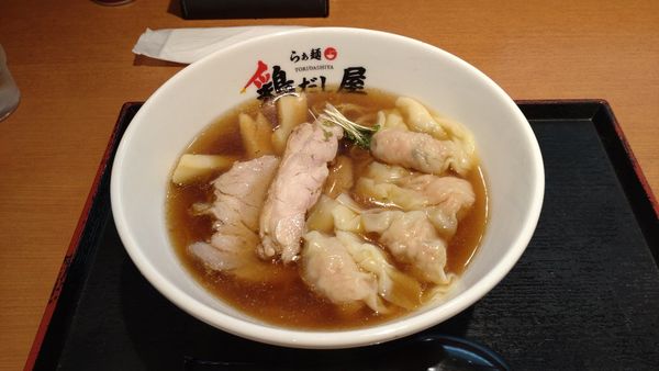 「醤油ワンタン麺」@らぁ麺 鶏だし屋の写真