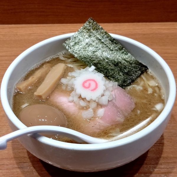 「味玉煮干中華そば」@煮干中華そば 鈴蘭 新宿店の写真