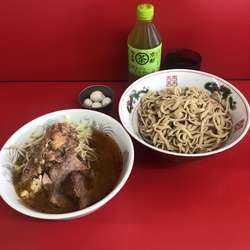 つけ麺＋うずら(麺少なめ、ニンニク、アブラ)
