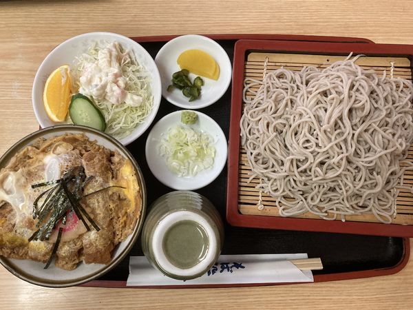 「もりそばセット(ミニかつ丼)大盛　1050円」@蕎麦処 大吉の写真