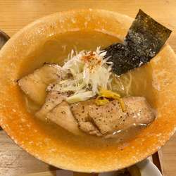 天然鯛のやまなからーめん+自家製レアチャーシュー（980円）